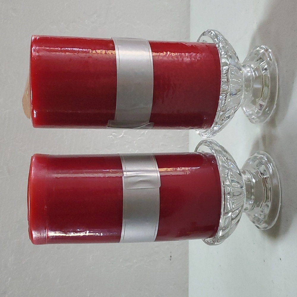 2 Baked Apple Pie Pillar Candles 6"x3", 2 candle holders Home Interiors New - Picture 1 of 9